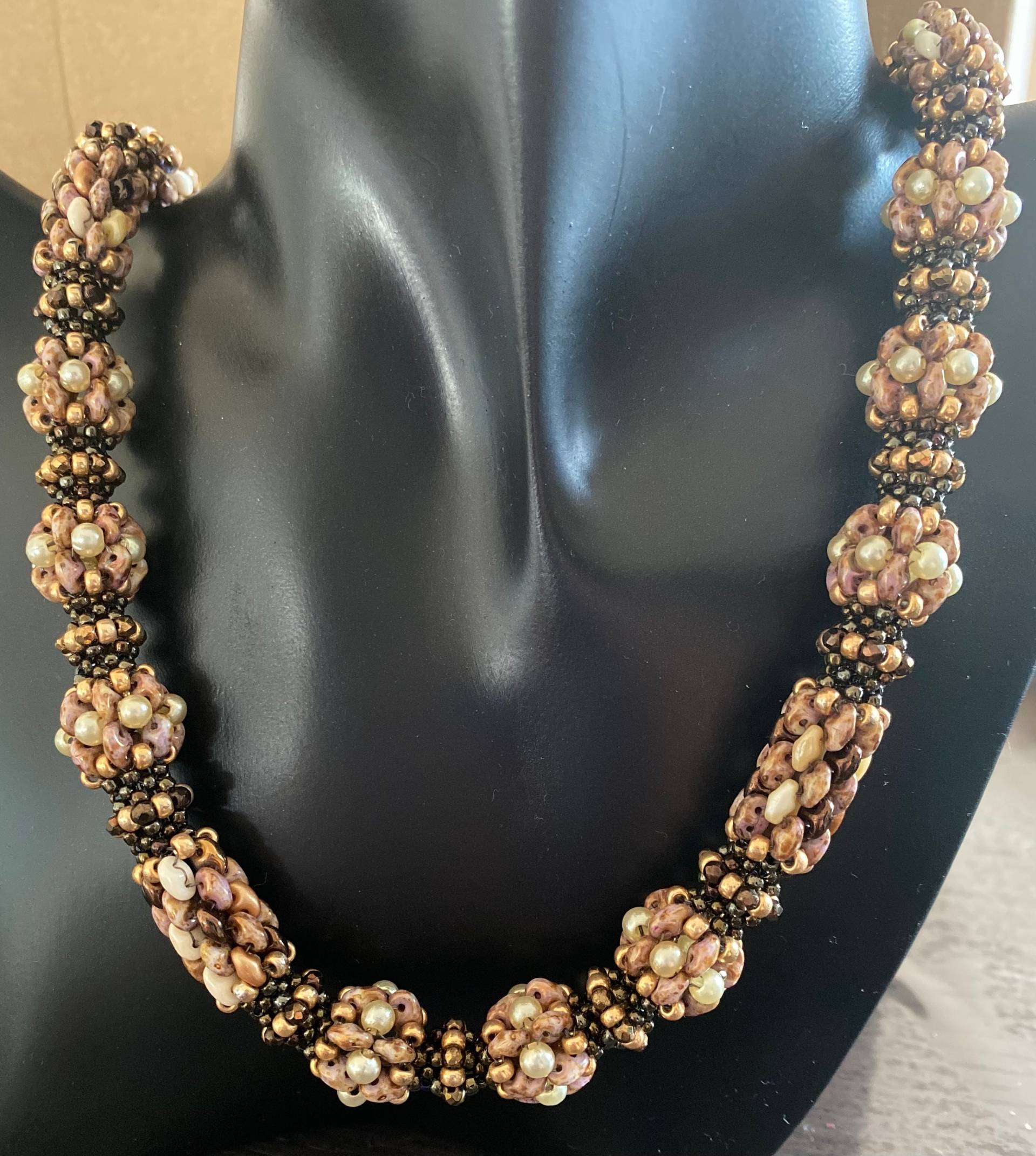 Handgemachte Perlenkette Bronze Schlangenhaut-Effekt von elegancebynams