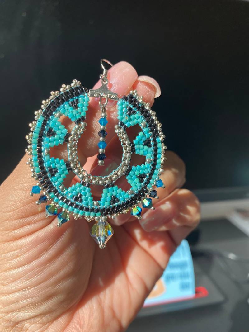 Handgemachte Ohrringe Mit Ziegelstein-stich Türkisfarbene Delica-Perlen, Elegante Brisuren von elegancebynams