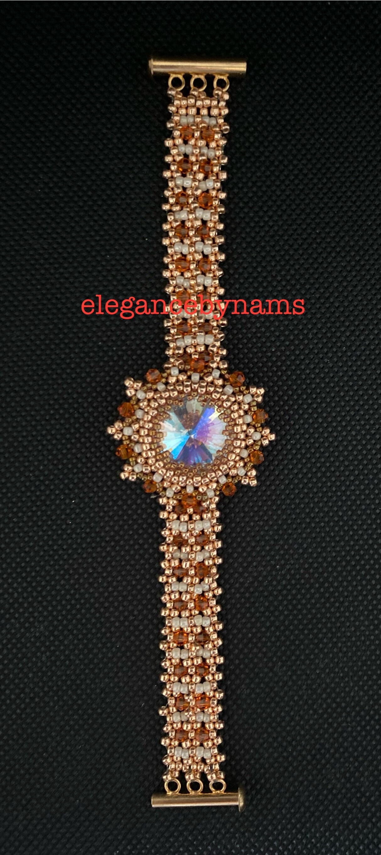 Handgemachtes Perlenarmband Gold Blume, Orange Akzent, 15, 5 cm von elegancebynams
