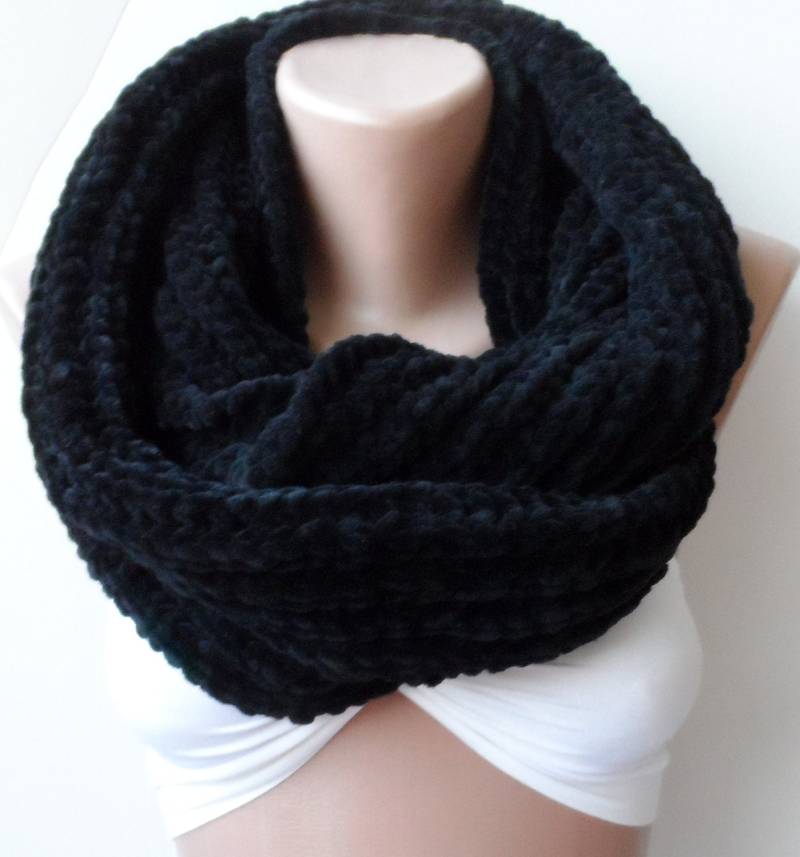 Unisex Schal, Handgestrickter Loop Schwarzer Eleganz Weicher Strick Schal von elegancescarf