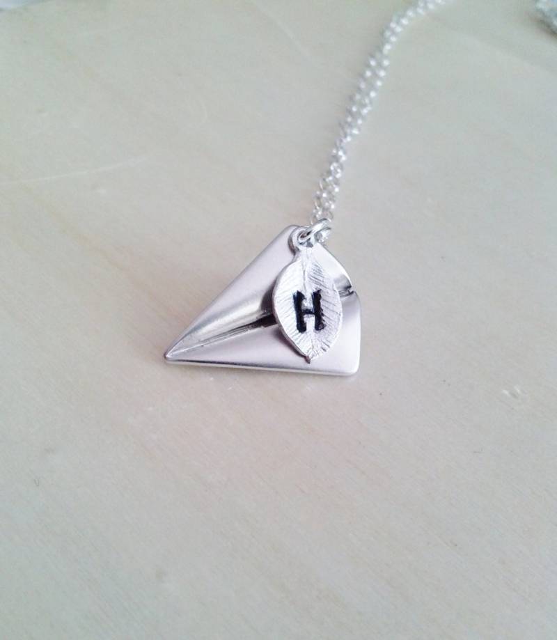Erste Halskette, Personalisieren Papier Flugzeug Silber Origami Flugzeug, 3D Gold Erste Halskette, Personalisieren Papier Flugzeug Silber Origami Flugzeug, 3D Gold von elegantjewelry12