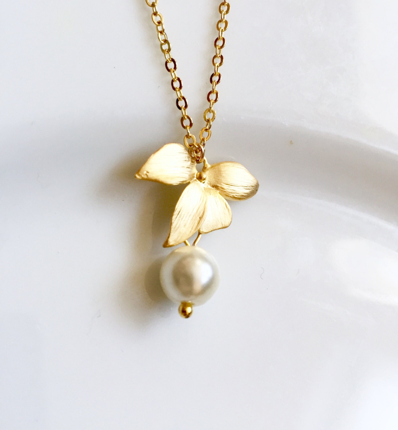 Gold Orchidee Blume Halskette, Schmuck, Brautjungfer Geschenk, Hochzeitsschmuck, Hochzeit Beste Freundin Geschenk Gold Orchidee Blume Halskette, Schmuck, Brautjungfer Geschenk, Hochzeitsschmuck, Hochzeit Beste Freundin Geschenk von elegantjewelry12