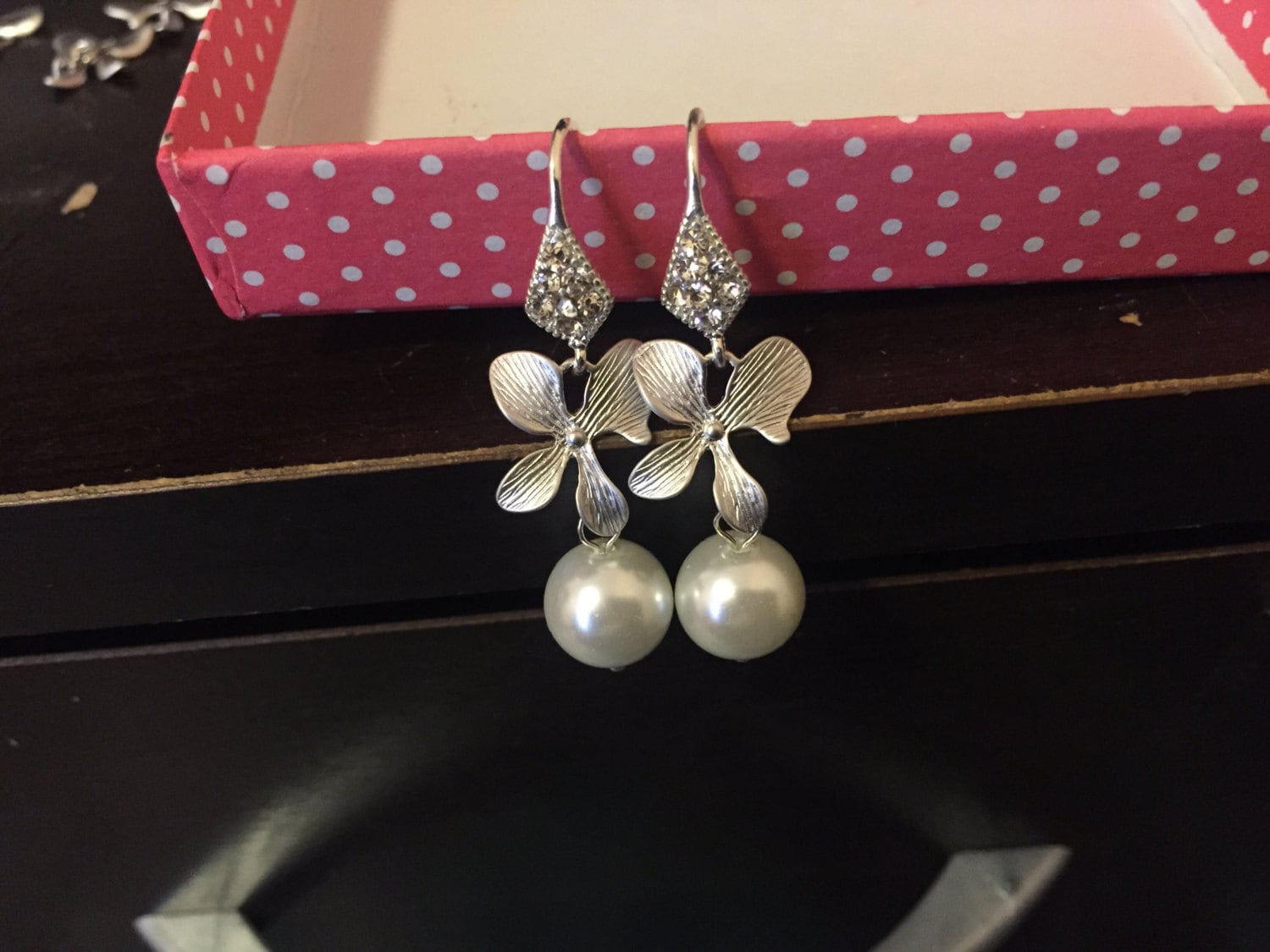 Orchidee Blumenohrringe, 4 Vier Patel Schmuck, Perle Mit Blume Baumeln Tropfen Braut Hochzeit Ohrringe, Brautjungfer Orchidee Blumenohrringe, 4 Vier Patel Schmuck, Perle Mit Blume Baumeln Tropfen Braut Hochzeit Ohrringe, Brautjungfer von elegantjewelry12