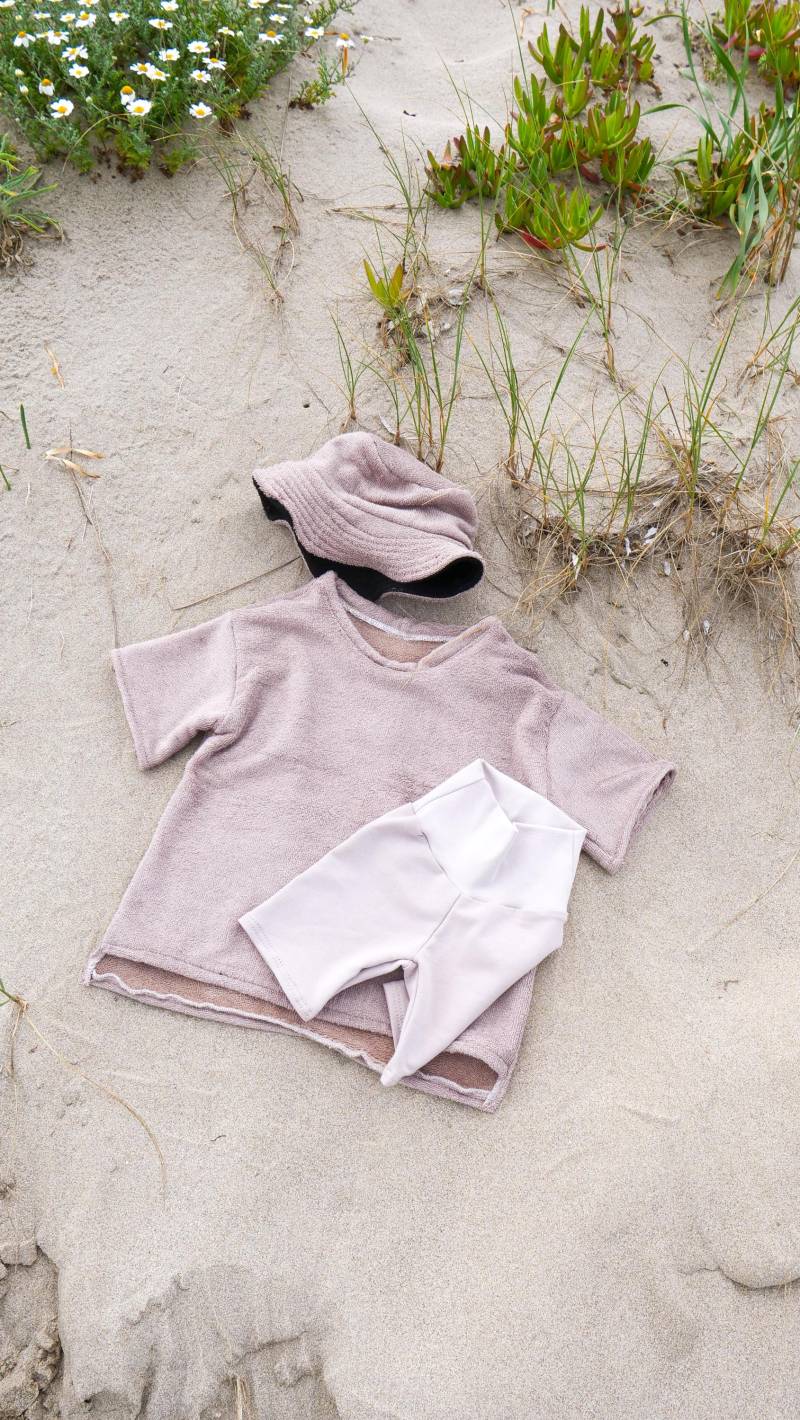 Set Mit Bucket Hat, Frottee Long Shirt & Radlerhose Aus French Terry Handmade Für Babys Und Kinder/Gr. 56 Bis 158 Unisex von eleokidswear