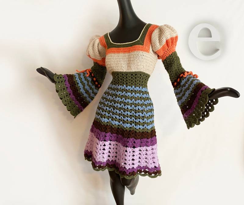 Vintage 1970Er Jahre Gehäkeltes Boho Hippie Kleid | Mod Festival Riesige Poet Bell Sleeves A La "stevie Nicks" Handgefertigtes Unikat Größe S von elliemayhems