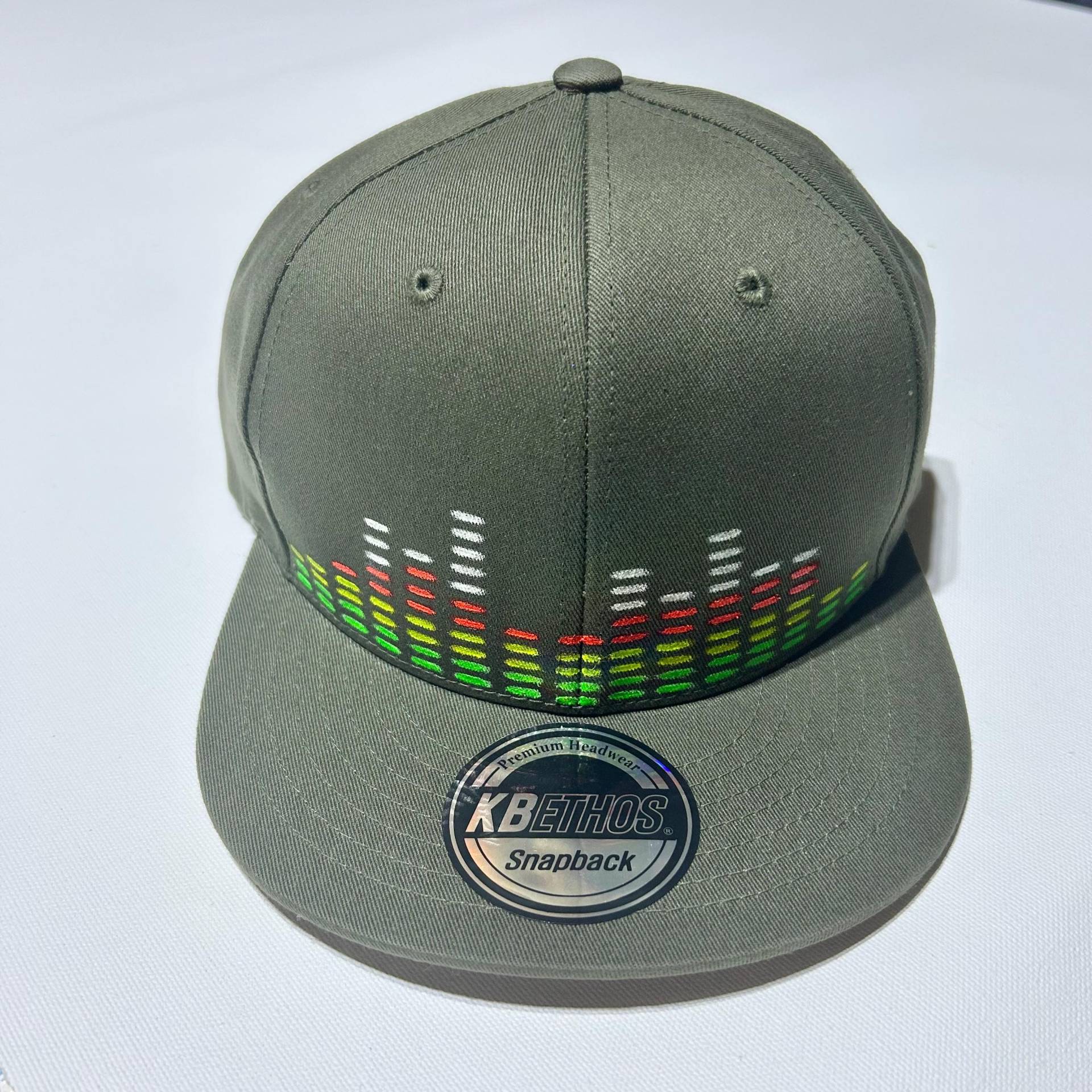 Enqualizer Reggae Grün Snap Back Hat Enqualizer Reggae Grün Snap Back Hat von emayzing