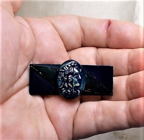 Sale 1 Vintage Einzigartige Schwarze Celluloid Cameo Auf Schwarz Bar Brosche. Vermutlich Handgemachtes Einzelstück Nur Für 4.90 von emenow