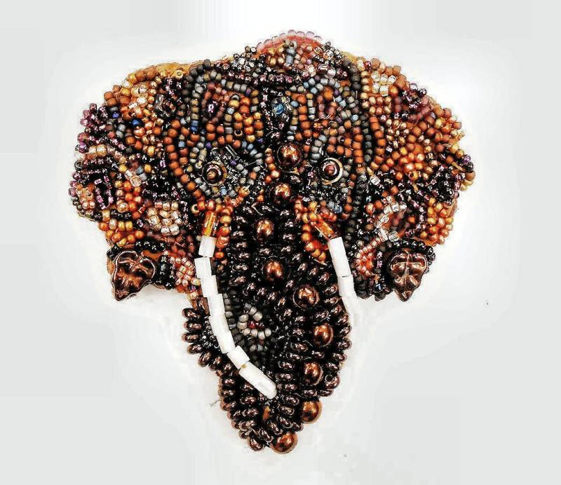 Sale Handgemachte Perlen Regenbogen Bronze Elefant Brosche/ Anhänger Perlmutt Stoßzahn Ca. 600 Funkelnde Perlen, Bead & Stumpwork Stickerei von emenow