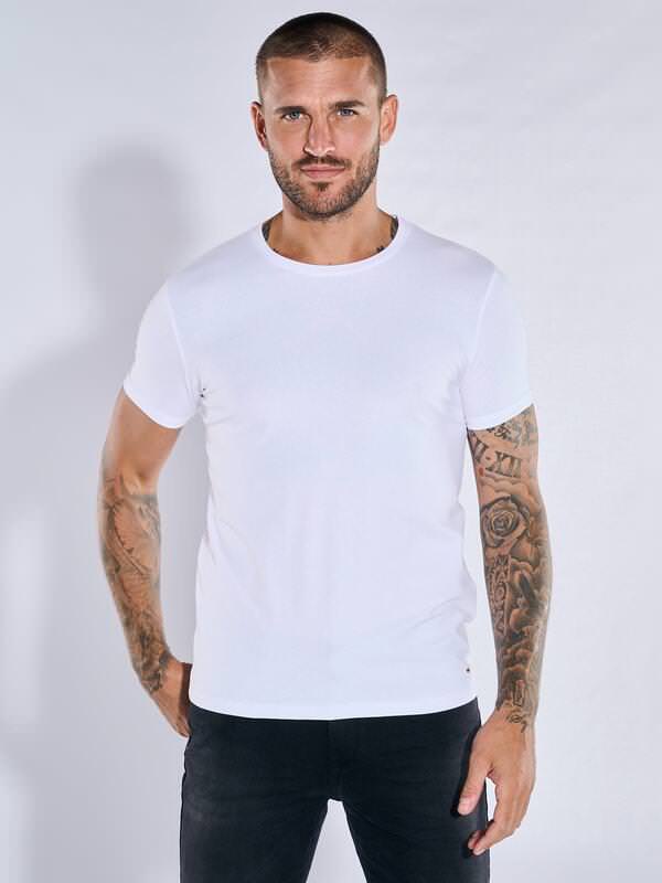 emilio adani Herren Basic-Shirt "My Favorite" organic Weiß slim fit uni Rundhals emilio adani Herren Basic-Shirt "My Favorite" organic Weiß slim fit uni Rundhals von emilio adani