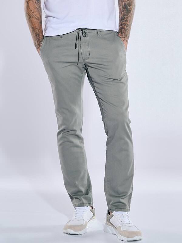 emilio adani Herren Chino Blassgruen Grün slim fit uni von emilio adani