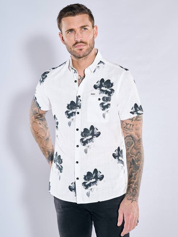emilio adani Herren Kurzarm-Hemd gemustert schwarz regular Button Under emilio adani Herren Kurzarm-Hemd gemustert schwarz regular Button Under von emilio adani