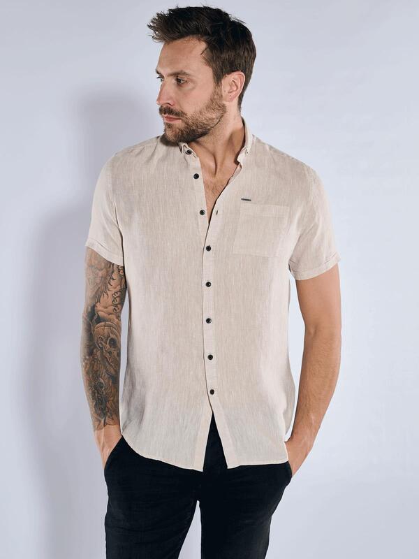 emilio adani Herren Kurzarm-Hemd aus Leinen beige regular uni Button Down emilio adani Herren Kurzarm-Hemd aus Leinen beige regular uni Button Down von emilio adani