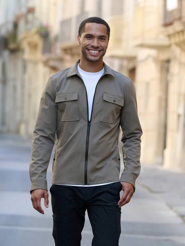 emilio adani Herren Overshirt aus Funktionsware Grün slim fit uni Kent-Kragen von emilio adani