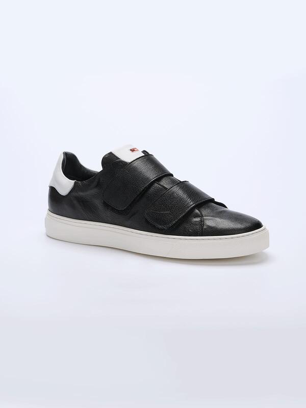 emilio adani Herren Sneaker aus Leder schwarz regular uni emilio adani Herren Sneaker aus Leder schwarz regular uni von emilio adani