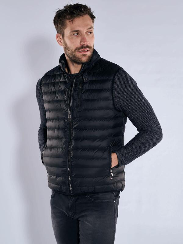 emilio adani Herren Steppweste regular schwarz uni emilio adani Herren Steppweste regular schwarz uni von emilio adani