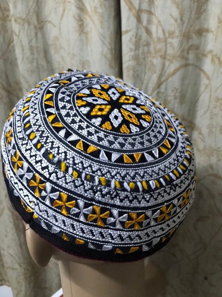 Turkmenistan Hut/Seide Kofi, Moslemmütze Salatmütze Stickereimütze Grüner Hutdekor Beaniemütze Suzani Vintage Turkmenistan Hut/Seide Kofi, Moslemmütze Salatmütze Stickereimütze Grüner Hutdekor Beaniemütze Suzani Vintage von emonshop