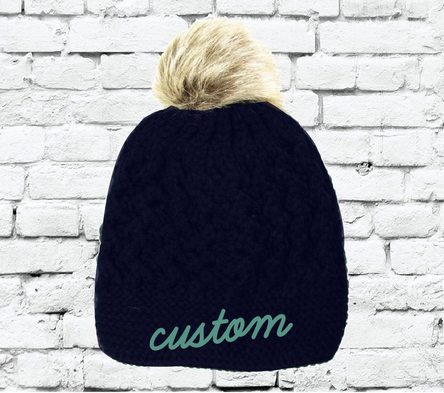 Benutzerdefinierte Pom Beanies Marine Kleine Kabel Und Brioche Stricken Hüte Monogramm Benutzerdefinierte Stickerei von empowerprinting