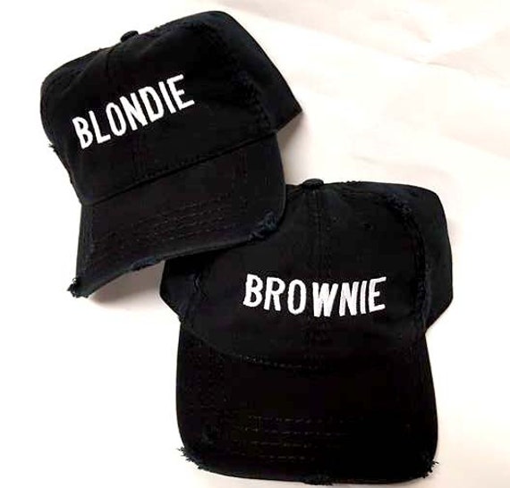 Blondie Und Brownie Papa Hat Blonde Brunette Paare Beste Freunde Distressed Dad Hat Couple Pair Set von empowerprinting