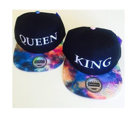 King & Queen Snapbacks Galaxy Print Paar Snapback Mützen King & Queen Snapbacks Galaxy Print Paar Snapback Mützen von empowerprinting