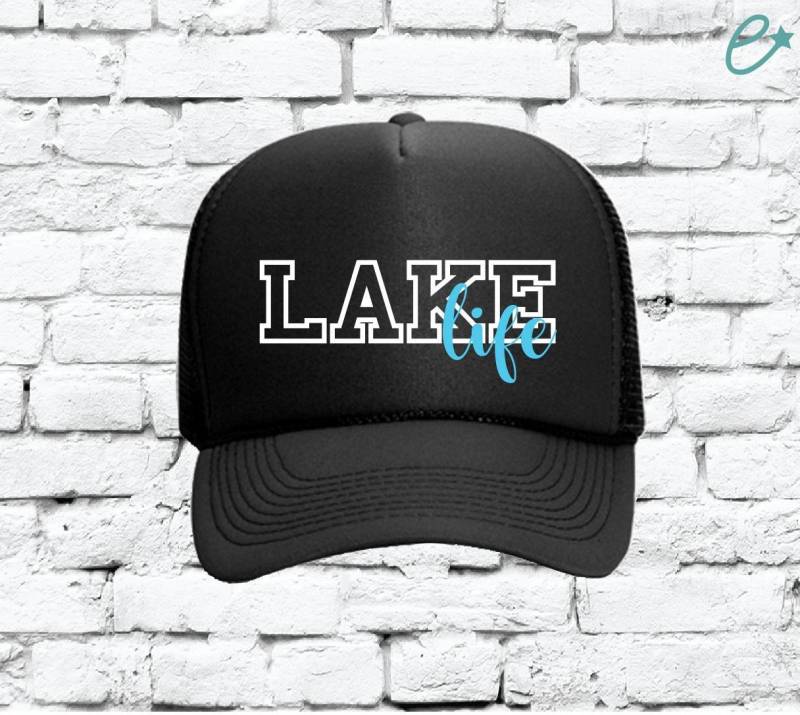 Lake Life Trucker Hats Mesh Zurück Mit Snapback Anpassbaren Boot Tageshut Lake Life Trucker Hats Mesh Zurück Mit Snapback Anpassbaren Boot Tageshut von empowerprinting