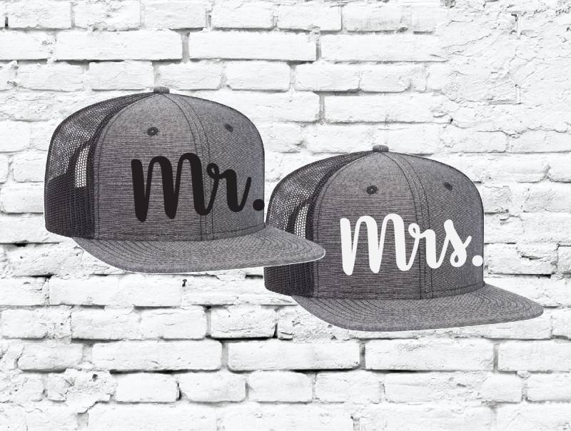 Mr. & Mrs. Black Heather Grey Chambray Trucker Hat Snapback Flat Brim Solid Mit Mesh Back von empowerprinting