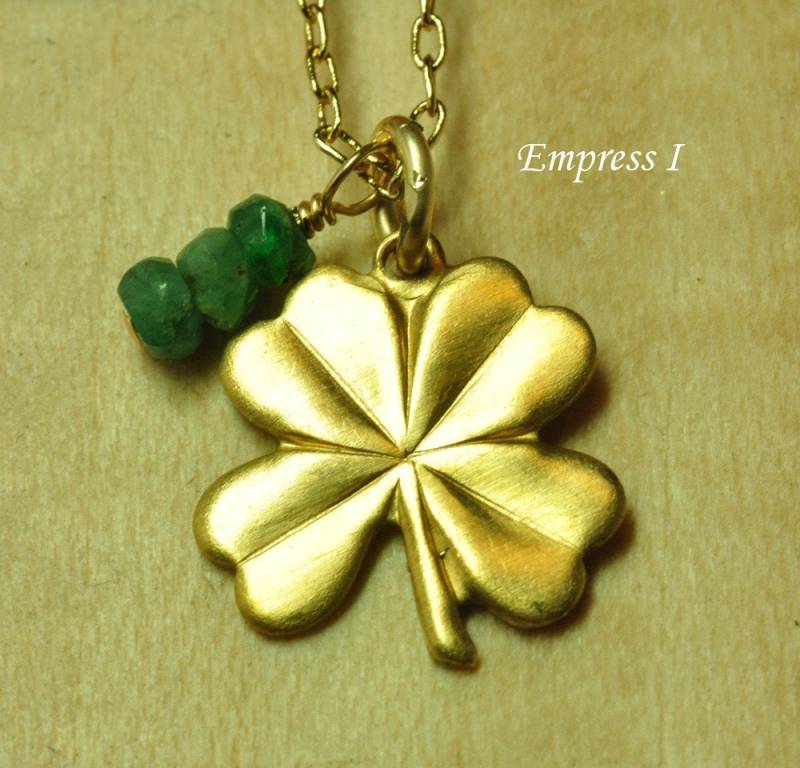 Die Glücklichen Messing Klee Statement-Kette Kann Birthstone, Smaragd, St. Patricks Day, Grün, Gold, Charme, Schmuck Für Frauen, Trendy, Glück von empressi