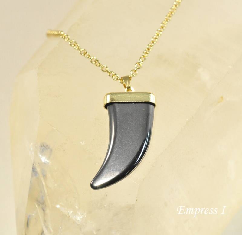 Gold Capped Hämatit Tusk Anhänger An Kette Vergoldet Kabel, Halskette, Stein Anhänger, Unisex-Schmuck von empressi
