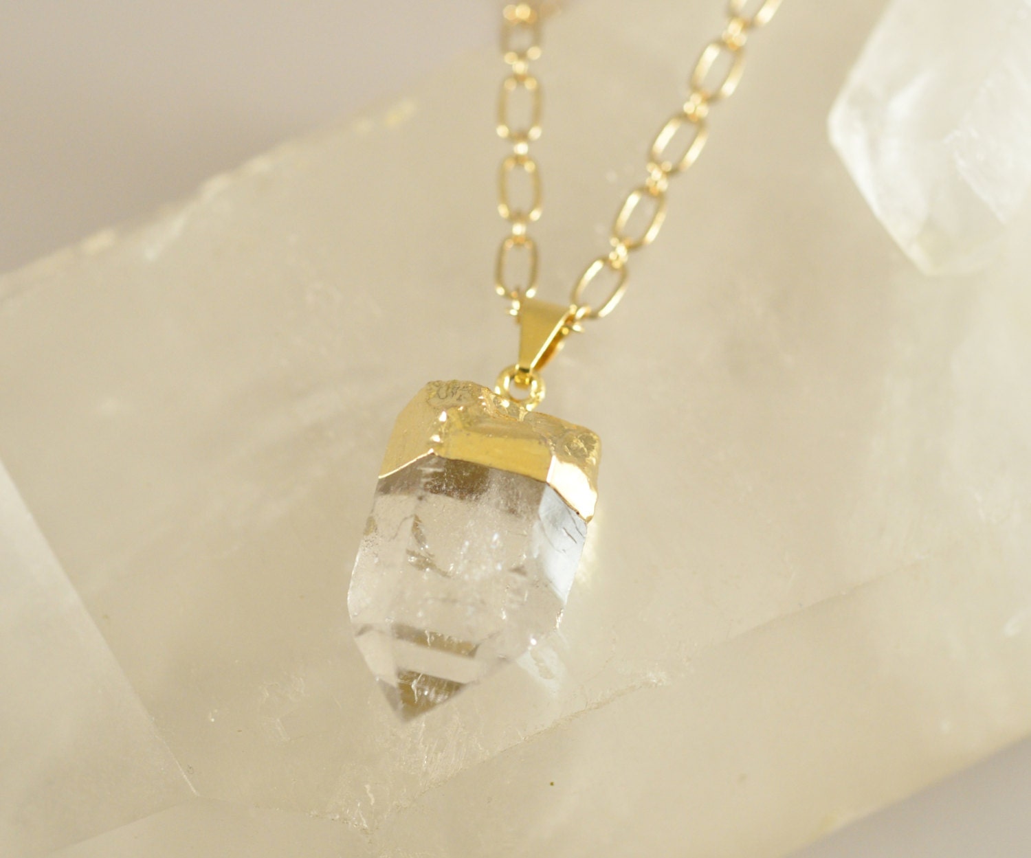 Gold Gekappt Klaren Bergkristall, Quarz Halskette, Kristall Schmuck, Einzigartigen Macht Halskette von empressi
