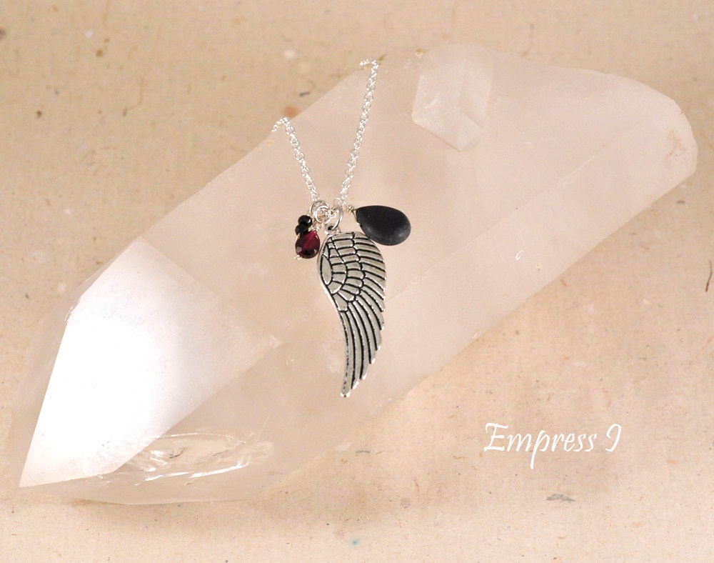 Silber Halskette Angel Wing, Granat, Onyx, Schwarzer Spinell, Flügel Halskette, Engel Schmuck, Guardian Schutz Amulett, Trendy von empressi