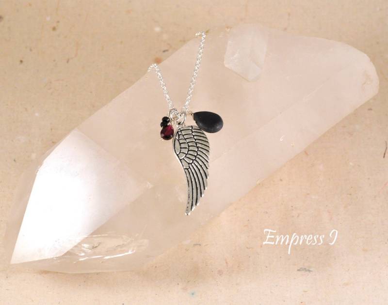 Silber Halskette Angel Wing, Granat, Onyx, Schwarzer Spinell, Flügel Halskette, Engel Schmuck, Guardian Schutz Amulett, Trendy Silber Halskette Angel Wing, Granat, Onyx, Schwarzer Spinell, Flügel Halskette, Engel Schmuck, Guardian Schutz Amulett, Trendy von empressi