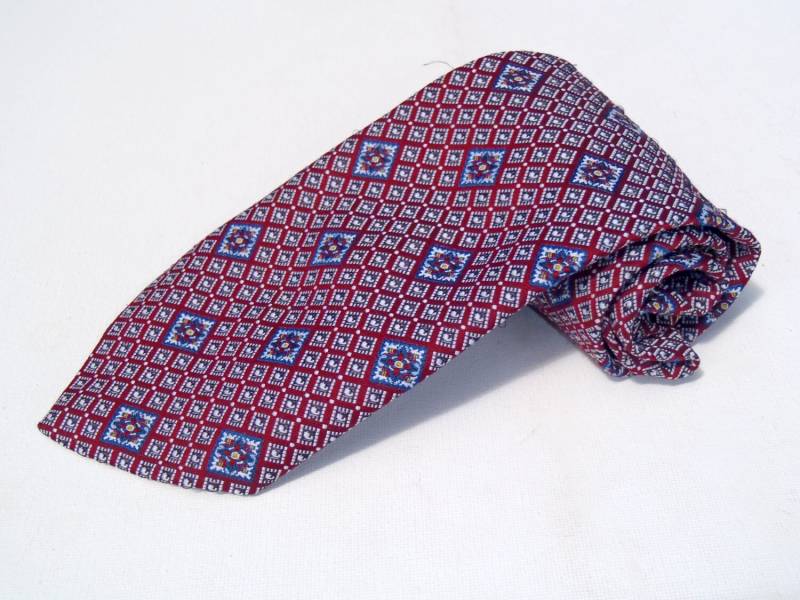 Vintage 1970S Breite Polyester Krawatte Rot, Weiß, Und Blaues Rautenmuster Vintage 1970S Breite Polyester Krawatte Rot, Weiß, Und Blaues Rautenmuster von enVie72