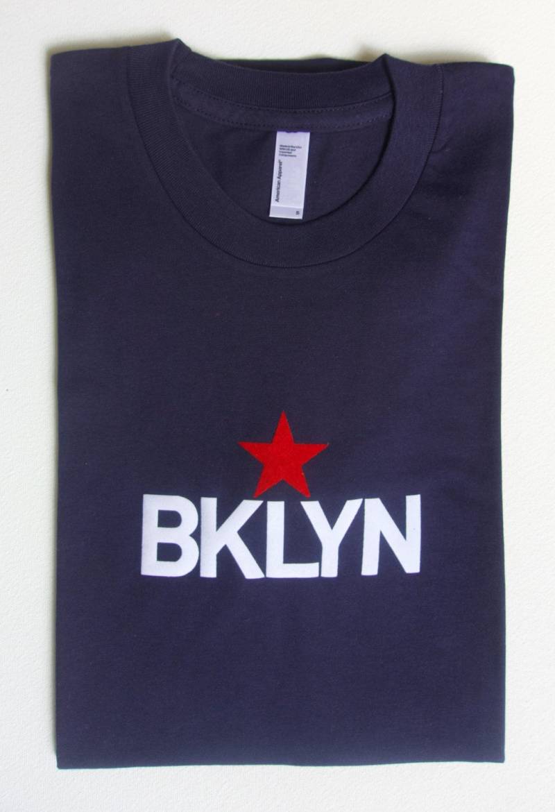 Marineblau Bklyn Stern, Unisex-Brooklyn-T-Shirt von enamoobrooklyn