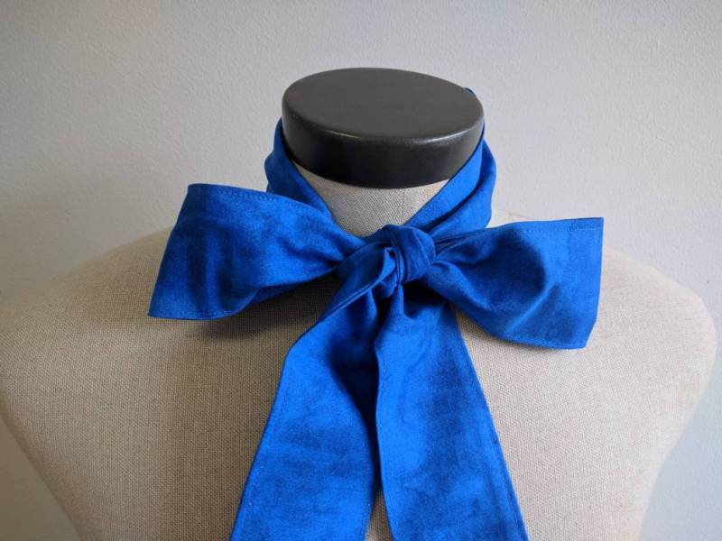 Upcycled Kleidung Mad Hatter Fliege, Royal Blue Alice Im Wunderland, Baumwolle Royalblau Kostüm Accessoire von enduredesigns