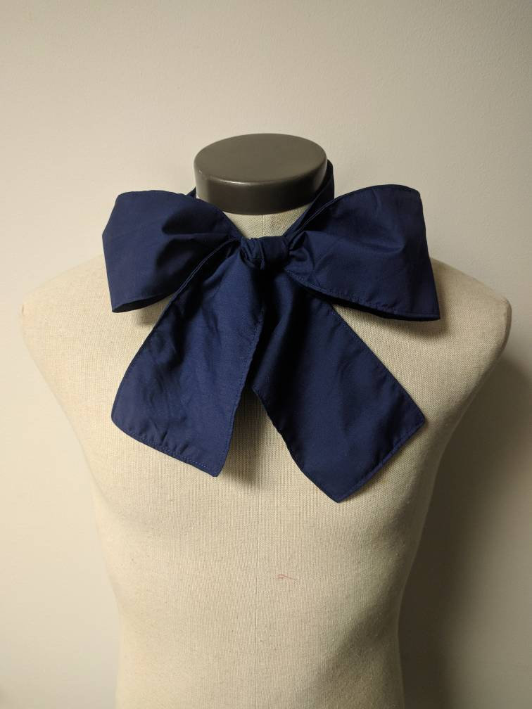 Upcycled Kleidung Mad Hatter Fliege Marineblau Baumwolle Blend Alice Im Wunderland Märchen Weiß Hase von enduredesigns