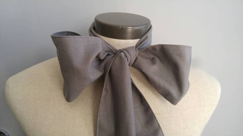 Upcycled Steampunk Kleidung, Mad Hatter Fliege, Kohlegraue Baumwoll Fliege, Alice Im Wunderland, Tim Burton von enduredesigns