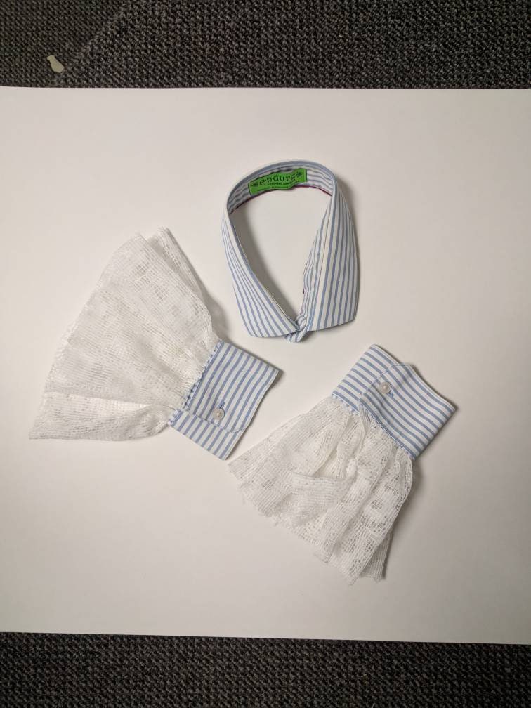 Upcycled Steampunk Kleidung Shirt Kragen Und Manschetten, Blau Weiß Gestreift Mit Spitzen Borte Mad Hatter Alice Im Wunderland Märchen Kostüm von enduredesigns