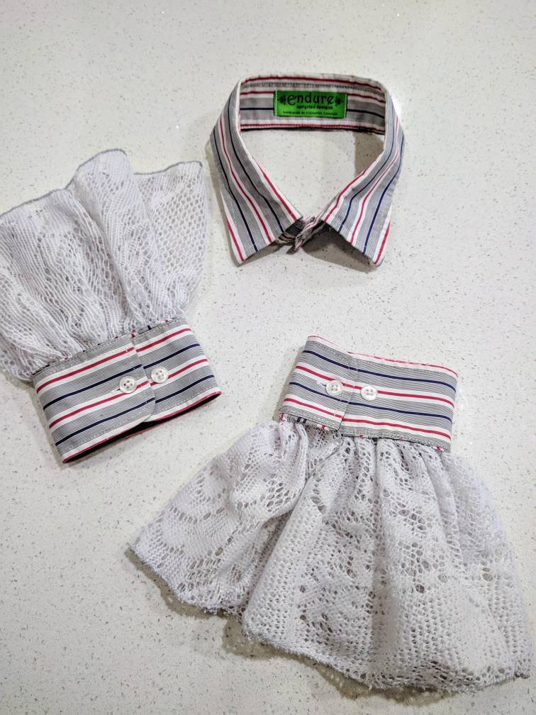 Upcycling Steampunk Kleidung Shirt Kragen Und Bündchen Grau, Weiß Rot Gestreift Mit Grauer Spitze Zierleiste Mad Hatter Alice Im Wunderland von enduredesigns