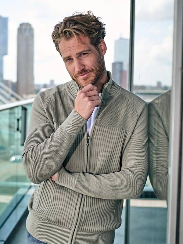 engbers Herren Strickjacke mit Strukturwechsel Grün regular uni Zipper von engbers