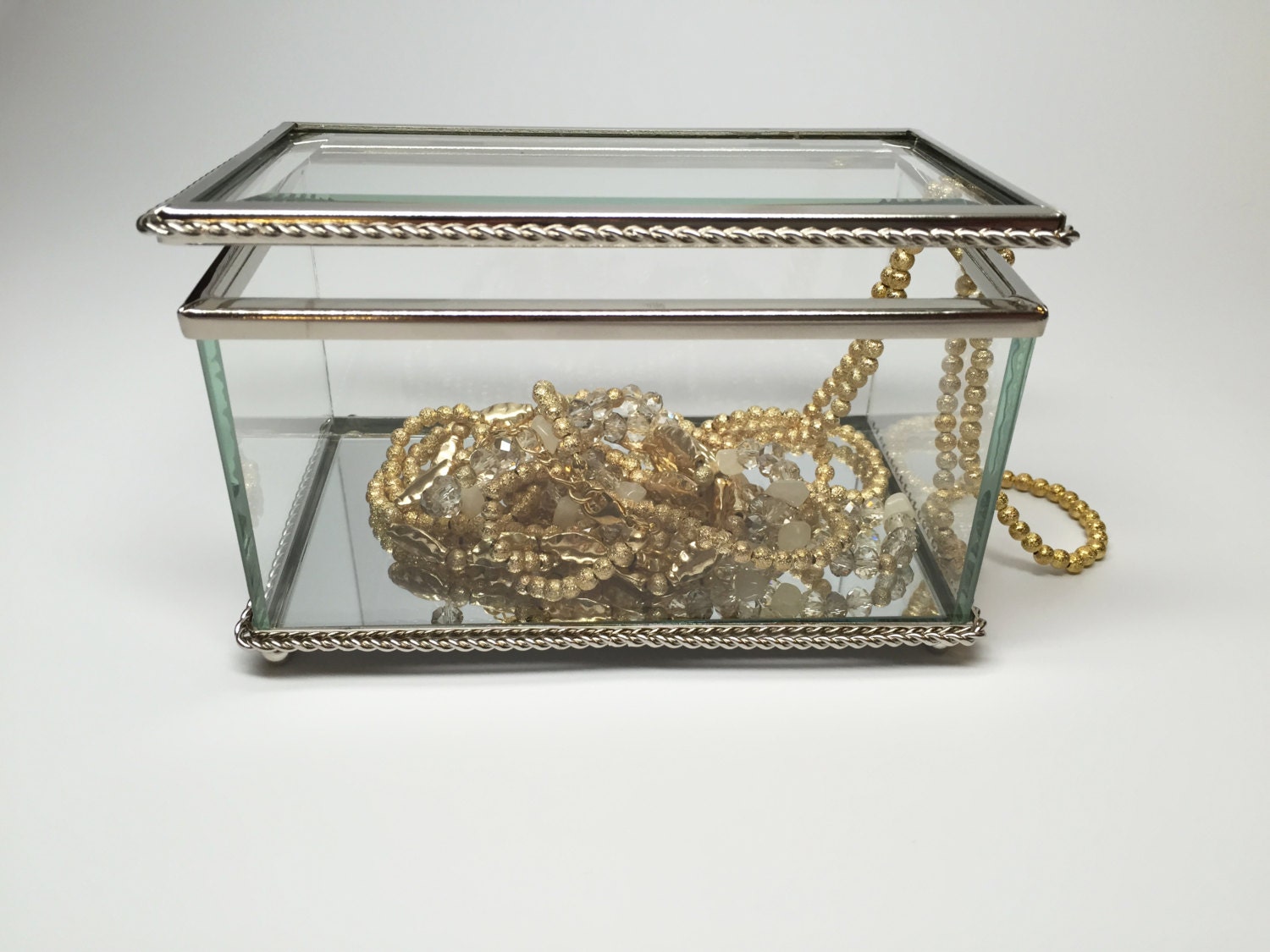 Personalisierte Rechteckige Glas Schmuckschatulle Graviert Kostenlos Für Mama Oder Schwester. Die Ist Ideal Mama Personalisierte Rechteckige Glas Schmuckschatulle Graviert Kostenlos Für Mama Oder Schwester. Die Ist Ideal Mama von engravedtouch