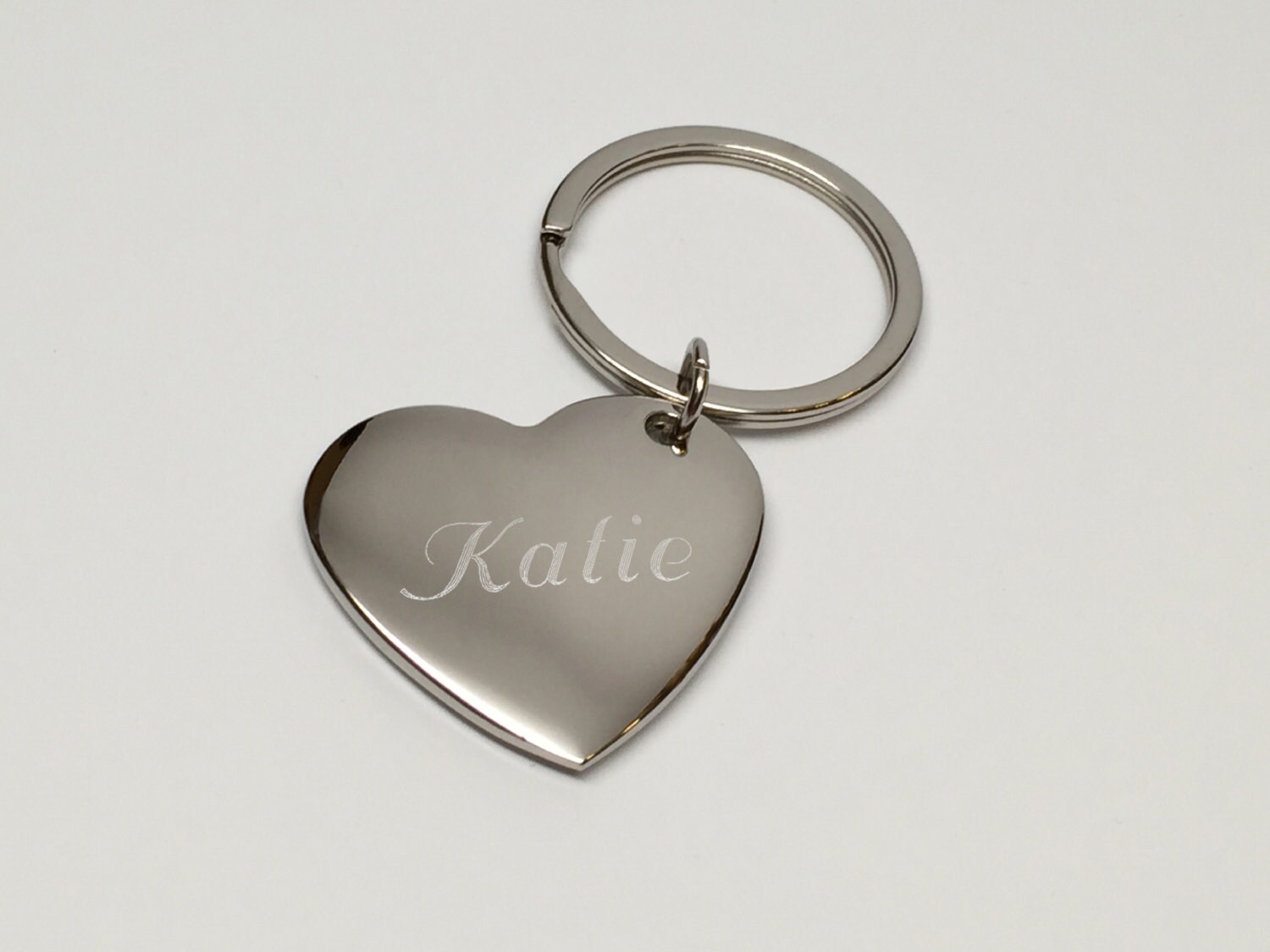 Personalisierter Herz Schlüsselanhänger Schlüsselanhänger Aus Nickel Mit Gravur Personalisierter Herz Schlüsselanhänger Schlüsselanhänger Aus Nickel Mit Gravur von engravedtouch