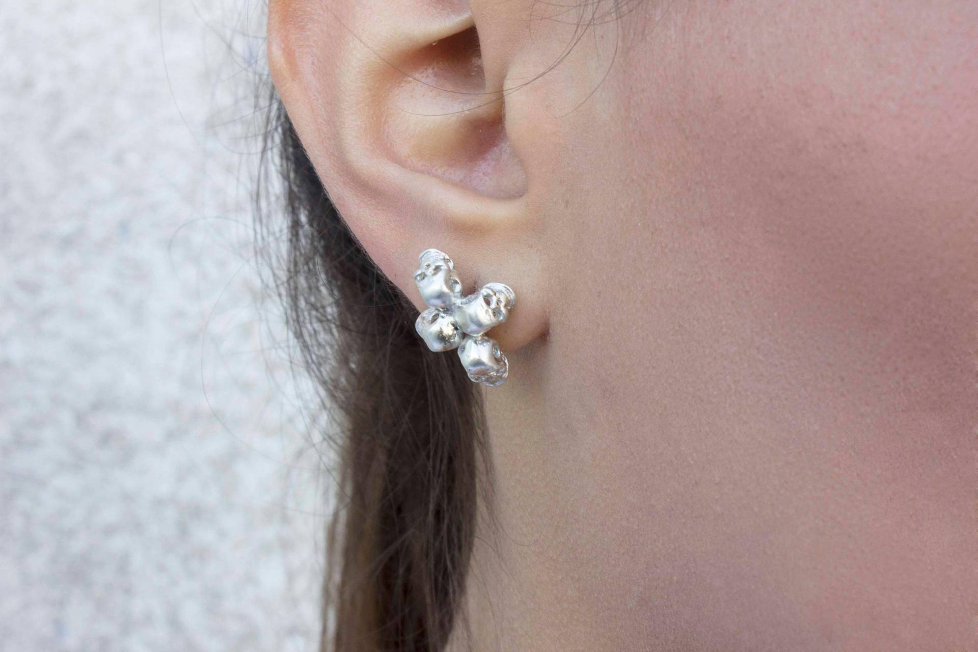 Einzigartige Silber Schädel Ohrringe | Avant Garde Ungewöhnliche Geschenk Für Sie Schraube Zurück Einzigartige Silber Schädel Ohrringe | Avant Garde Ungewöhnliche Geschenk Für Sie Schraube Zurück von eniJewellery