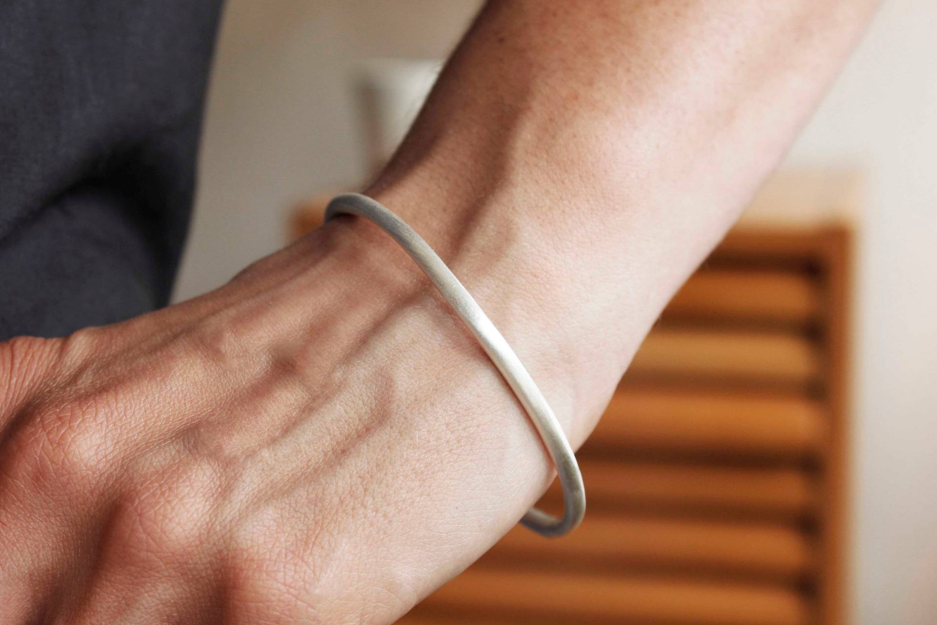 Feine Silber Armband | Rohr Manschette Minimale Stapeln Armbänder Elegante Handgemachte Armreif Feine Silber Armband | Rohr Manschette Minimale Stapeln Armbänder Elegante Handgemachte Armreif von eniJewellery