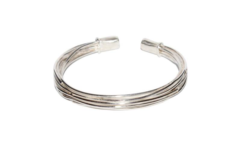 Verdrahtetes Armband Im Erdigen Stil Verdrahtetes Armband Im Erdigen Stil von eniJewellery