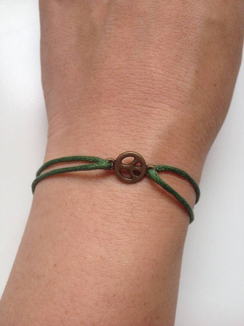 Peace-Zeichen Armband 50 - Freundschaft Bronze Charm Gewachste Baumwolle Geschenk Einstellbare Aktuelle Womenswear Einzigartig von enjoywelrydesign