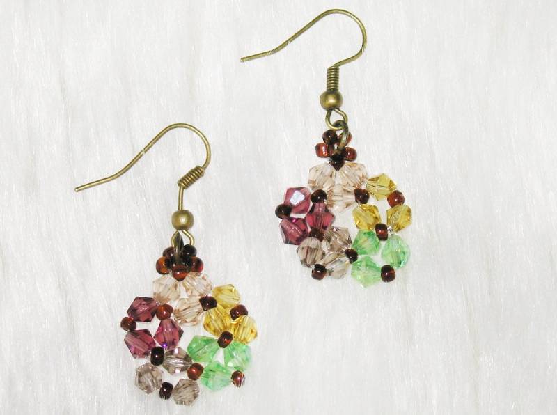 Fünffarbige Bicone Kristall Ohrringe von enlora