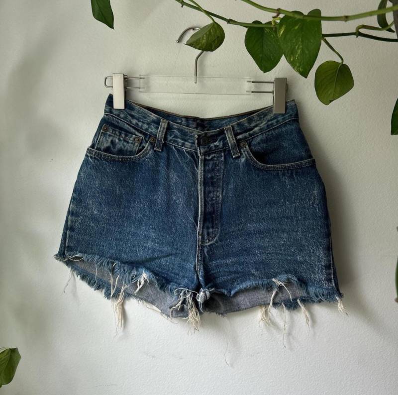 Vintage Levi's Abgeschnittene Shorts - Größe M von enterportale
