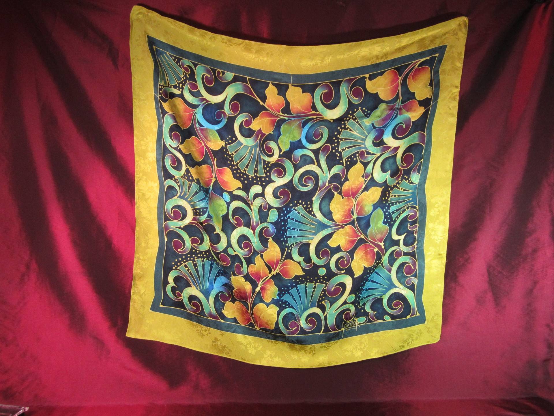 1990 Signierter Designer Jacquard Web-Seidenschal Mit Kräftigem Floralem Design von epherma