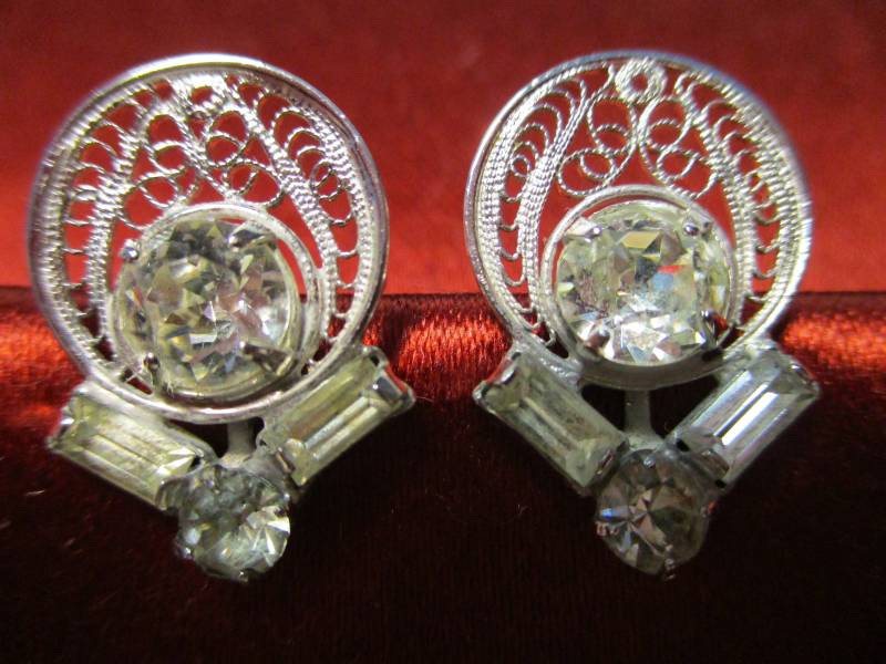 Mid Century Sterling Silber Swirl Filigran Und Strass Schraub Rücken Ohrringe Set. Behutsam Verwendet von epherma