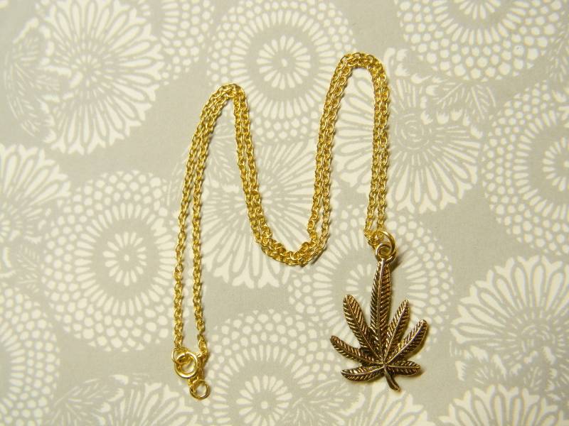 1 Goldplat Topf Blatt Auf Einem 18-Zoll-Kette von epicvintagejewelry