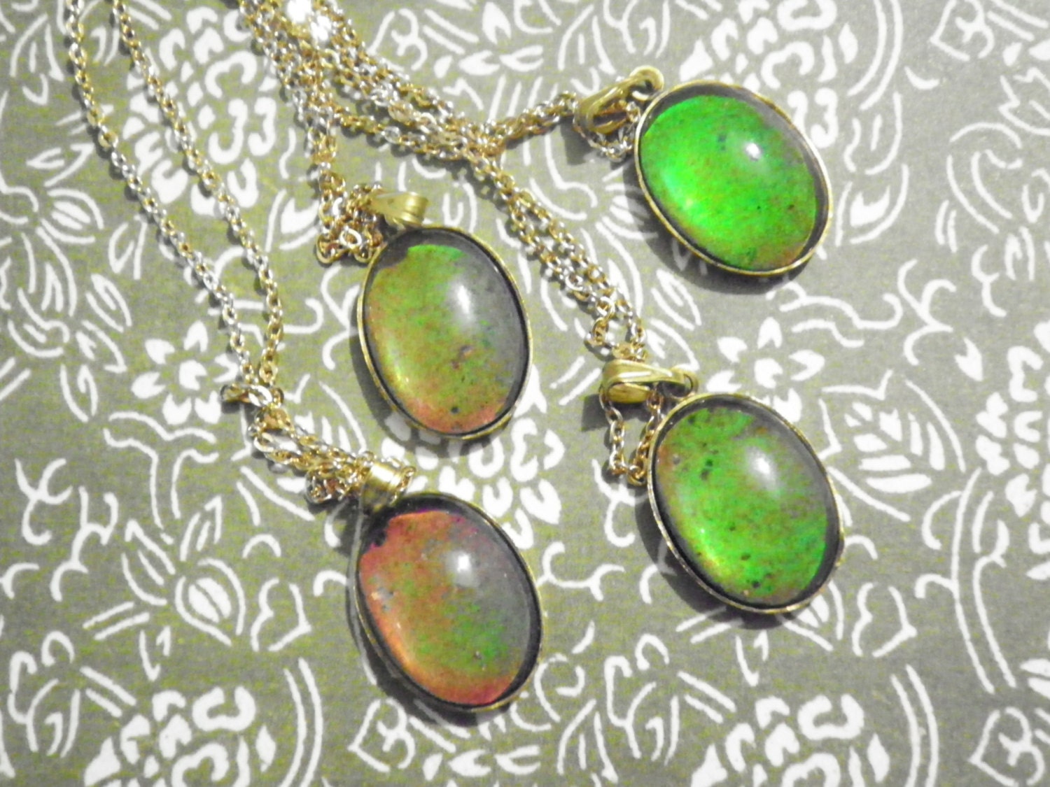 1 Moodstone Anhänger An Einer 18" Vergoldeten Halskette 1 Moodstone Anhänger An Einer 18" Vergoldeten Halskette von epicvintagejewelry